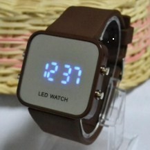 超靓方形LED镜面表 东莞市大宏表业的匠心之作，一表钟情的选择